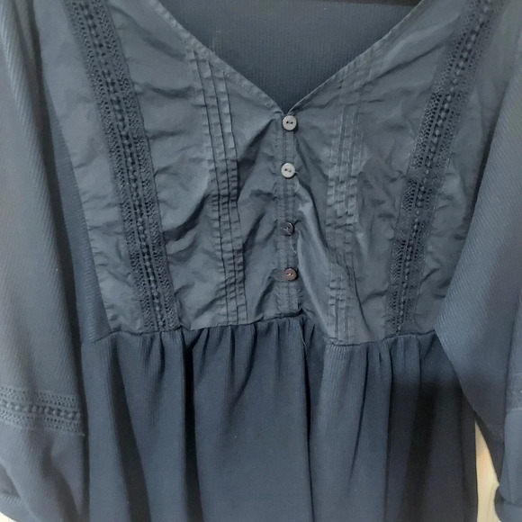 East Adeline Navy Blue 3/4 Sleeve Top in Size 2X - Picture 3 of 9